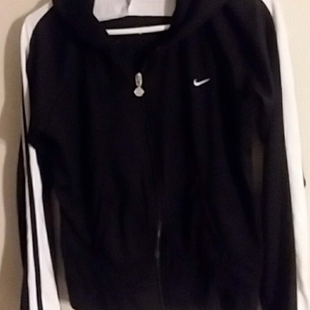 Nike zip up jacket firm price